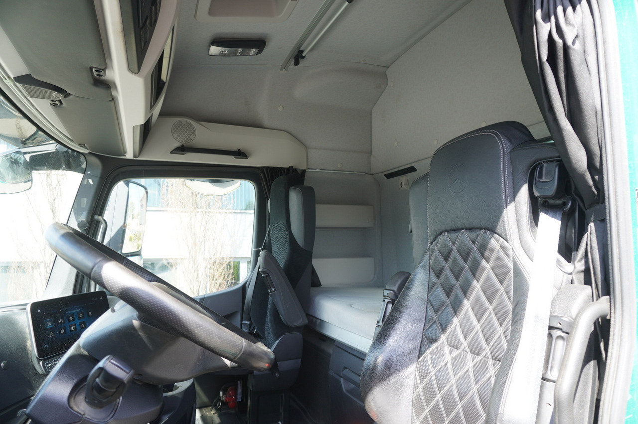 Cab chassis truck for transportation of timber Mercedes-Benz Arocs 3563 8 × 4 / 630 HP / steered axle / Logging superstructure: picture 20