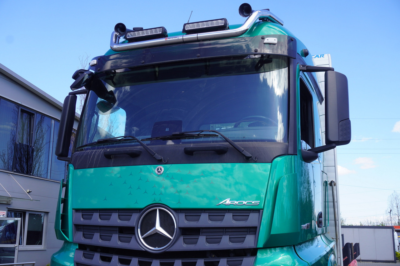 Cab chassis truck for transportation of timber Mercedes-Benz Arocs 3563 8 × 4 / 630 HP / steered axle / Logging superstructure: picture 10