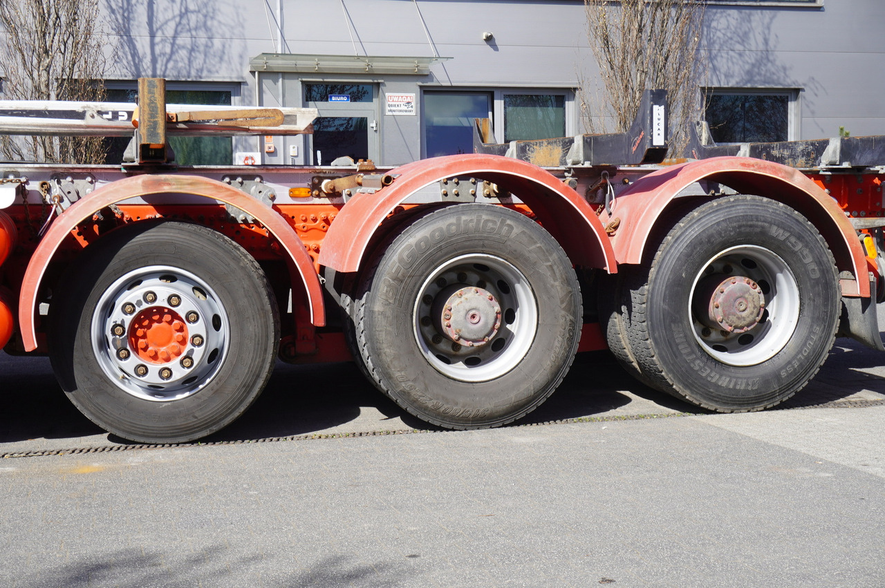 Cab chassis truck for transportation of timber Mercedes-Benz Arocs 3563 8 × 4 / 630 HP / steered axle / Logging superstructure: picture 13