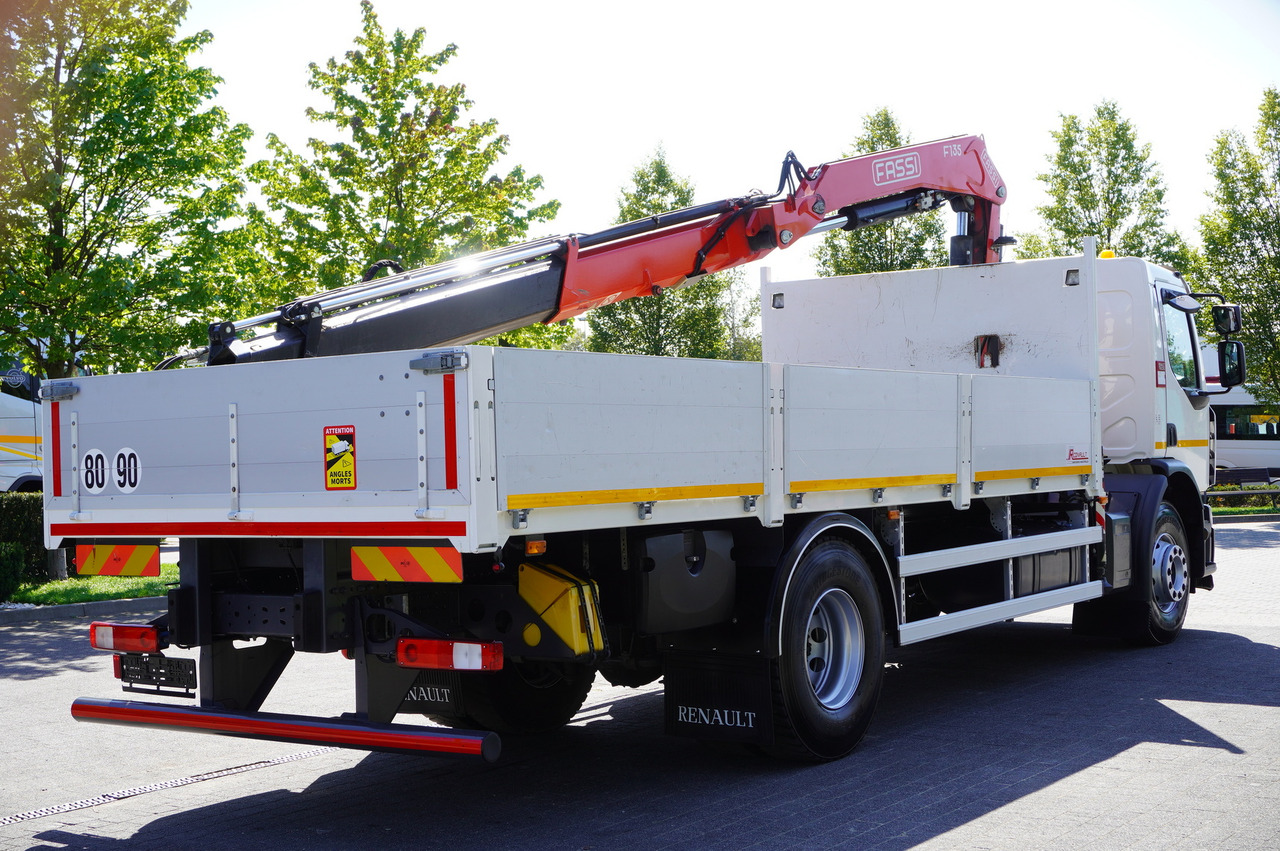 RENAULT C280 DTI 8 / FASSI crane 5.6 T / range 8 m / Flatbed 15 EPAL - Dropside/ Flatbed truck, Crane truck: picture 4 RENAULT C280 DTI 8 / FASSI crane 5.6 T / range 8 m / Flatbed 15 EPAL - Dropside/ Flatbed truck, Crane truck: picture 4