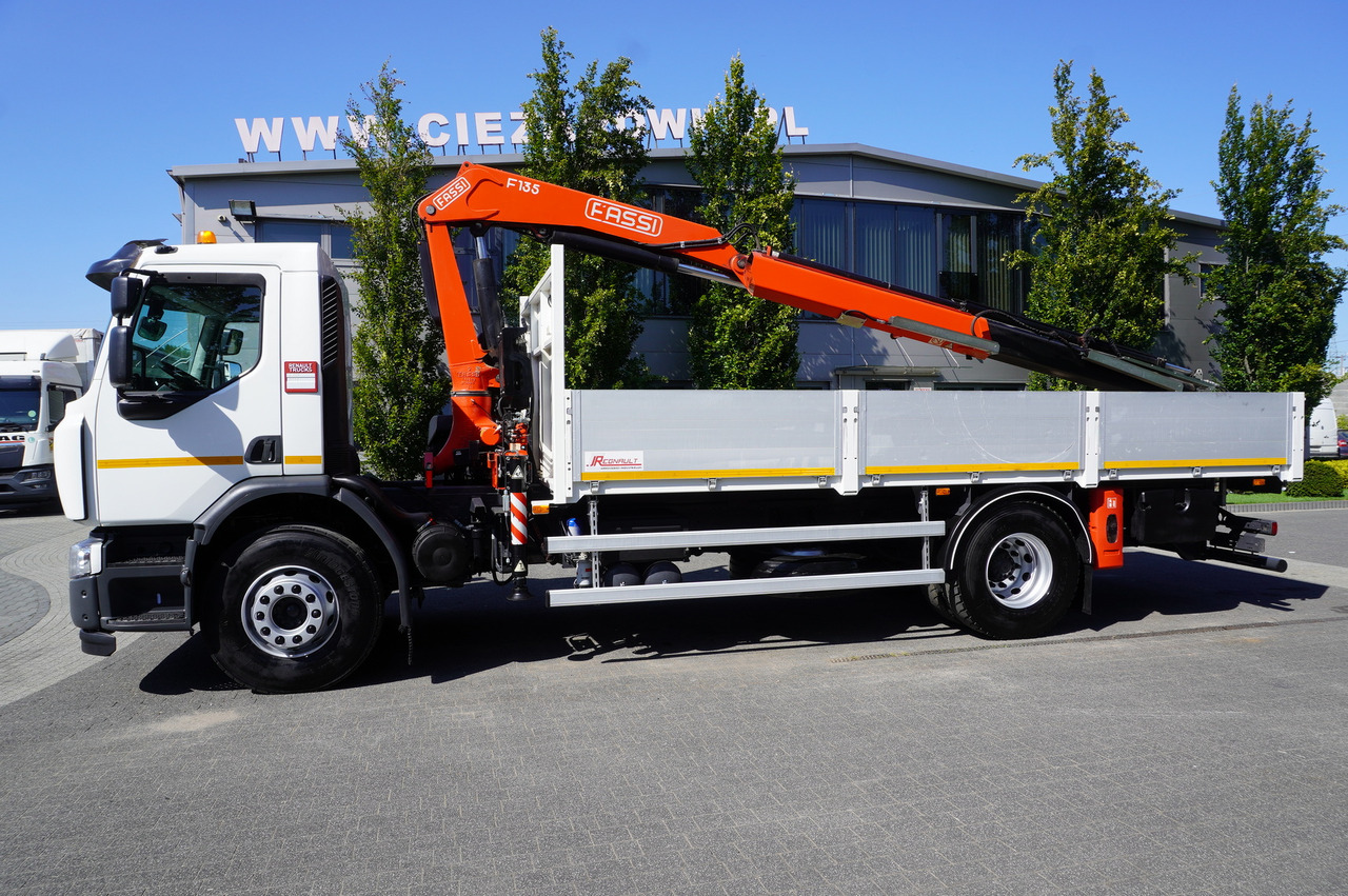 RENAULT C280 DTI 8 / FASSI crane 5.6 T / range 8 m / Flatbed 15 EPAL - Crane truck: picture 4 RENAULT C280 DTI 8 / FASSI crane 5.6 T / range 8 m / Flatbed 15 EPAL - Crane truck: picture 4