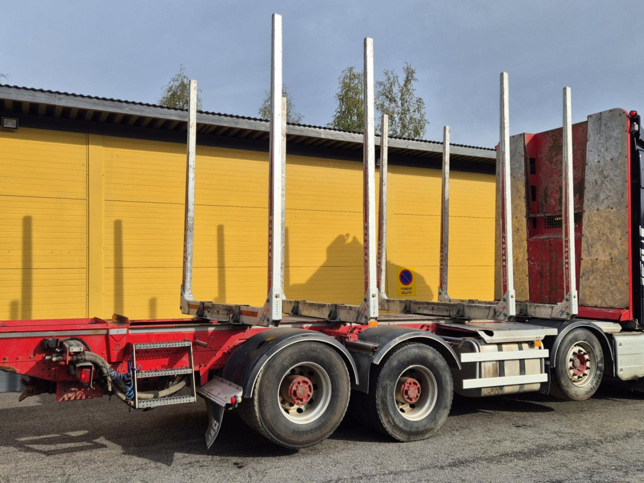 VOLVO FH 750 8x4 / 2 lifted axles / timber truck - Logging truck: picture 4 VOLVO FH 750 8x4 / 2 lifted axles / timber truck - Logging truck: picture 4