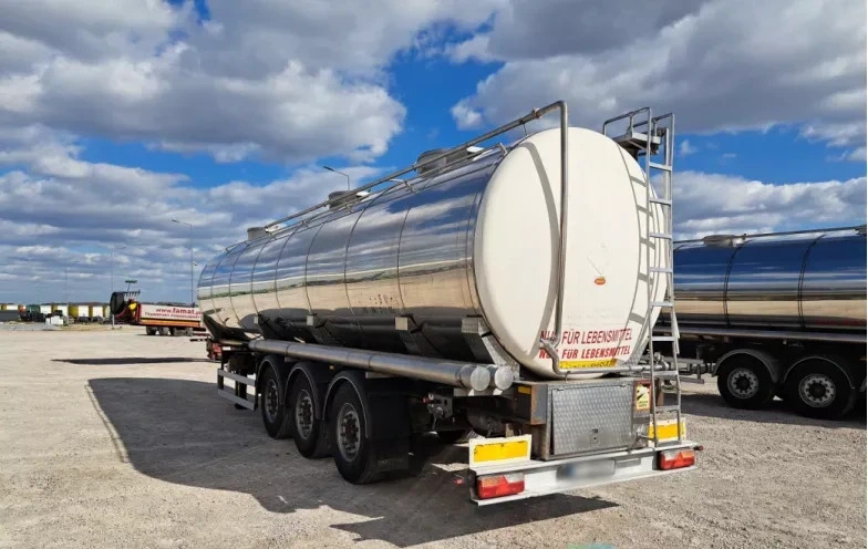 WIELTON NS3D 36 t food cistern / 3 chambers - Tanker semi-trailer: picture 4 WIELTON NS3D 36 t food cistern / 3 chambers - Tanker semi-trailer: picture 4