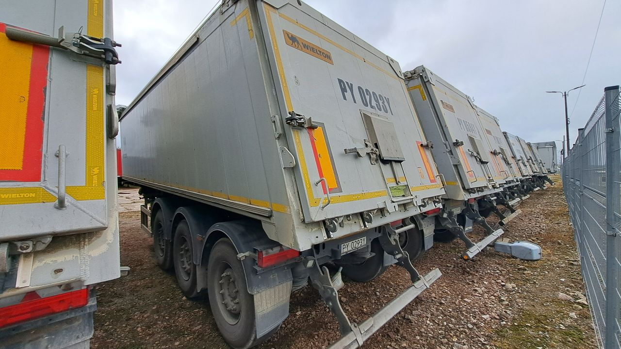 WIELTON NW-3 / weight 6.2 t / capacity 38m3 / Electrically folded roof / Teflon / 20 units, 2022 - Tipper semi-trailer: picture 5 WIELTON NW-3 / weight 6.2 t / capacity 38m3 / Electrically folded roof / Teflon / 20 units, 2022 - Tipper semi-trailer: picture 5