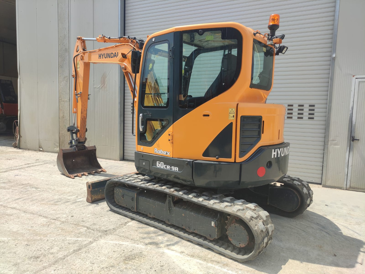 HYUNDAI R60CR-9A - Mini excavator: picture 2 HYUNDAI R60CR-9A - Mini excavator: picture 2
