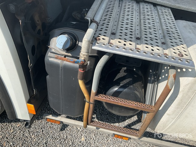 2015 Mercedes-Benz Actros 1845LS 4x2 S/A Sleeper Truck Tractor - Tractor truck: picture 5 2015 Mercedes-Benz Actros 1845LS 4x2 S/A Sleeper Truck Tractor - Tractor truck: picture 5