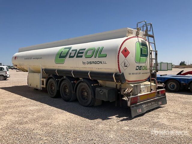 2004 ROS ROCA SC3 Tri/A Tanker Trailer - Tanker semi-trailer: picture 2 2004 ROS ROCA SC3 Tri/A Tanker Trailer - Tanker semi-trailer: picture 2