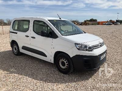CITROEN BERLINGO Blue HDI100 5 - Car: picture 4 CITROEN BERLINGO Blue HDI100 5 - Car: picture 4