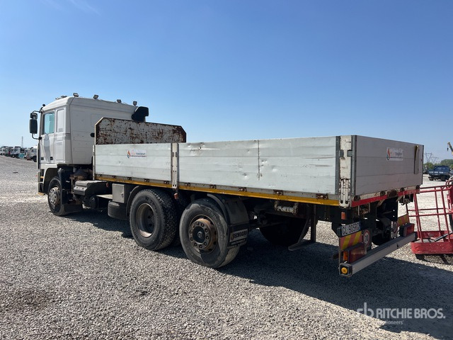 1992 Volvo F12 6x2 (Inoperable) Flatbed Truck - Dropside/ Flatbed truck: picture 4 1992 Volvo F12 6x2 (Inoperable) Flatbed Truck - Dropside/ Flatbed truck: picture 4