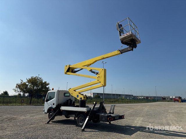 2011 Renault Maxity 110Dxi 2011 Socage DA320 20 m on Bucket Truck - Truck with aerial platform: picture 4 2011 Renault Maxity 110Dxi 2011 Socage DA320 20 m on Bucket Truck - Truck with aerial platform: picture 4