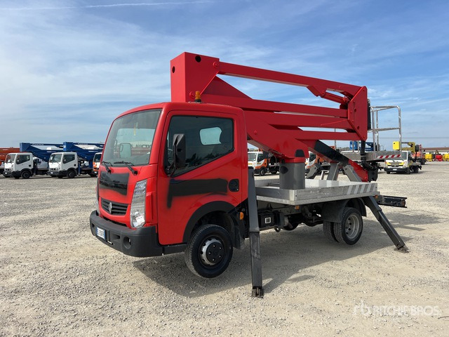 2011 Renault Maxity 2011 Socage DA320 20 m on Bucket Truck - Truck with aerial platform: picture 2 2011 Renault Maxity 2011 Socage DA320 20 m on Bucket Truck - Truck with aerial platform: picture 2