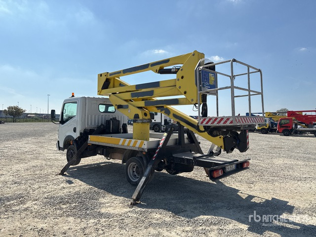 2011 Renault Maxity 2011 Socage DA320 20 m on Bucket Truck - Truck with aerial platform: picture 4 2011 Renault Maxity 2011 Socage DA320 20 m on Bucket Truck - Truck with aerial platform: picture 4