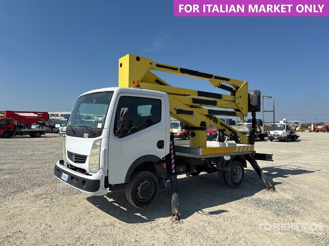 2011 Renault Maxity 2011 Socage DA320 20 m on Bucket Truck - Truck with aerial platform: picture 1 2011 Renault Maxity 2011 Socage DA320 20 m on Bucket Truck - Truck with aerial platform: picture 1