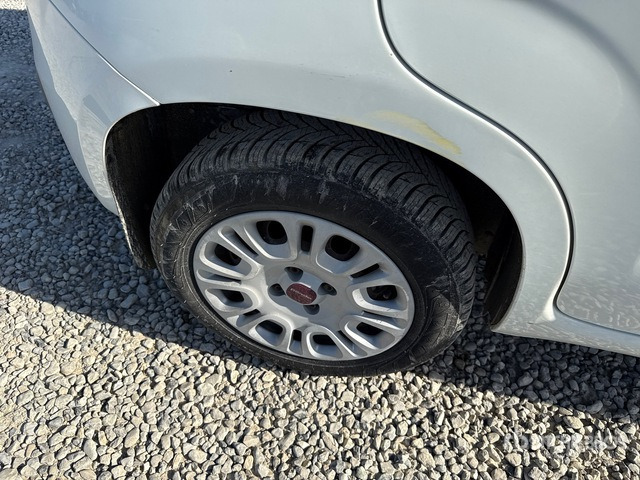 Car 2013 Fiat Panda Automobile: picture 6