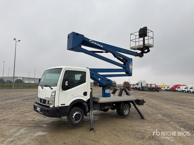 2015 Nissan Cabstar 35.12 2015 Socage DA 320 20 m on Bucket Truck - Truck with aerial platform: picture 2 2015 Nissan Cabstar 35.12 2015 Socage DA 320 20 m on Bucket Truck - Truck with aerial platform: picture 2