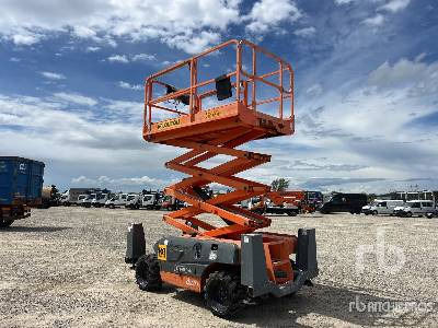 HAULOTTE COMPACT 10D Diesel - Scissor lift: picture 3 HAULOTTE COMPACT 10D Diesel - Scissor lift: picture 3
