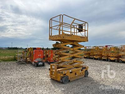 HAULOTTE COMPACT12 Electric - Scissor lift: picture 3 HAULOTTE COMPACT12 Electric - Scissor lift: picture 3