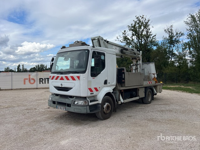 2005 Renault Midlum 220 DCI 2004 Comilev EN210TP on 4x2 Cam ... Bucket Truck - Truck with aerial platform: picture 1 2005 Renault Midlum 220 DCI 2004 Comilev EN210TP on 4x2 Cam ... Bucket Truck - Truck with aerial platform: picture 1