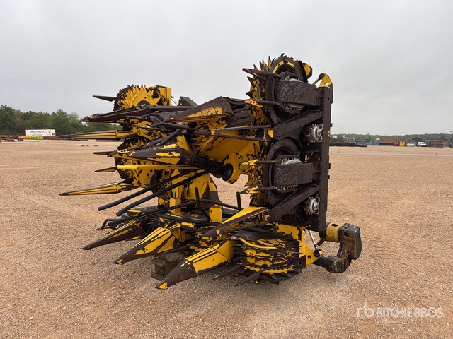 2010 New Holland FI470 Bec A Mais 10 Rangs 10 Row Corn Forage Harvester Header - Corn header: picture 3 2010 New Holland FI470 Bec A Mais 10 Rangs 10 Row Corn Forage Harvester Header - Corn header: picture 3