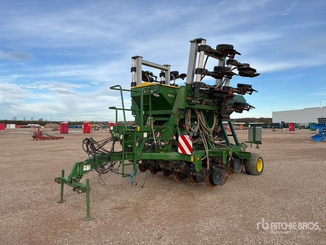 2011 John Deere 750A 6 m Semi-Mount Semoir Simplifie ... Air Seeder - Seed drill: picture 2 2011 John Deere 750A 6 m Semi-Mount Semoir Simplifie ... Air Seeder - Seed drill: picture 2