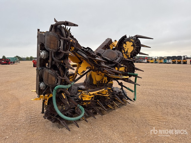 2014 New Holland 750SFIE Bec A Mais 10 Rangs 10 Row Corn Forage Harvester Header - Corn header: picture 1 2014 New Holland 750SFIE Bec A Mais 10 Rangs 10 Row Corn Forage Harvester Header - Corn header: picture 1