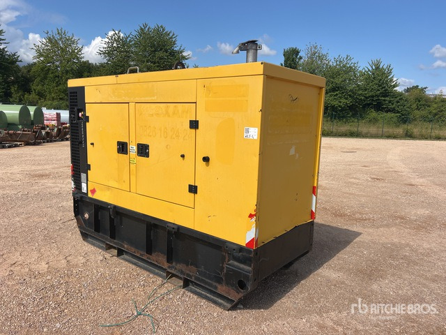 2015 Doosan G40 40 kVA Skid-Mounted Groupe Elec ... Generator Set - Generator set: picture 3 2015 Doosan G40 40 kVA Skid-Mounted Groupe Elec ... Generator Set - Generator set: picture 3