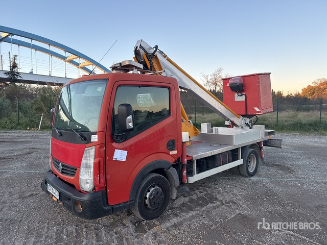2015 Renault Maxity 2015 Multitel 145 ALU 16 m on 4 ... Bucket Truck - Truck with aerial platform: picture 2 2015 Renault Maxity 2015 Multitel 145 ALU 16 m on 4 ... Bucket Truck - Truck with aerial platform: picture 2