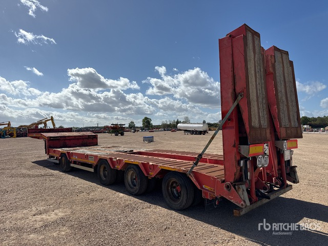 2016 Louault SR44 Quad/A Expandable Axle Semi-Rem ... Lowboy Trailer - Low loader semi-trailer: picture 3 2016 Louault SR44 Quad/A Expandable Axle Semi-Rem ... Lowboy Trailer - Low loader semi-trailer: picture 3