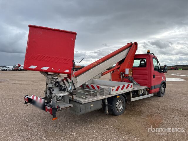 Iveco 35S11 Bucket Truck - Truck with aerial platform: picture 3 Iveco 35S11 Bucket Truck - Truck with aerial platform: picture 3