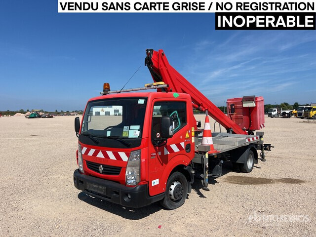 Renault Maxity DTI 130 Camion ? godets - Truck with aerial platform: picture 1 Renault Maxity DTI 130 Camion ? godets - Truck with aerial platform: picture 1