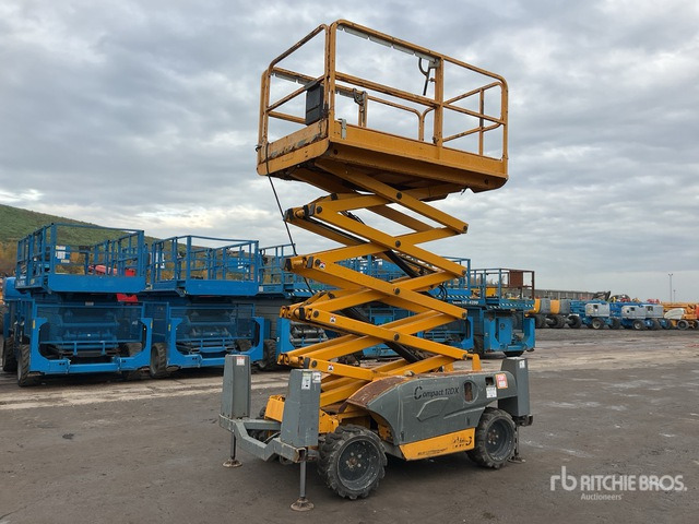 2014 Haulotte Compact12DX 4x4 Diesel Scissor Lift - Scissor lift: picture 1 2014 Haulotte Compact12DX 4x4 Diesel Scissor Lift - Scissor lift: picture 1