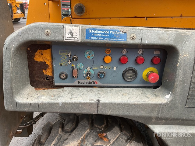 2014 Haulotte Compact12DX 4x4 Diesel Scissor Lift - Scissor lift: picture 5 2014 Haulotte Compact12DX 4x4 Diesel Scissor Lift - Scissor lift: picture 5