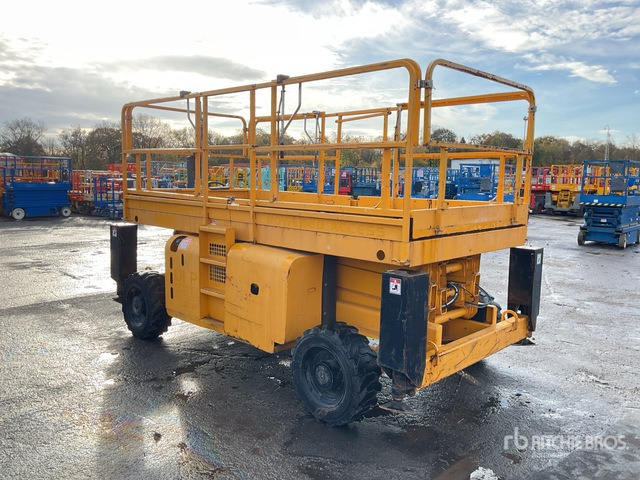 2014 Haulotte H12SDX 4x4 Diesel Scissor Lift - Scissor lift: picture 4 2014 Haulotte H12SDX 4x4 Diesel Scissor Lift - Scissor lift: picture 4