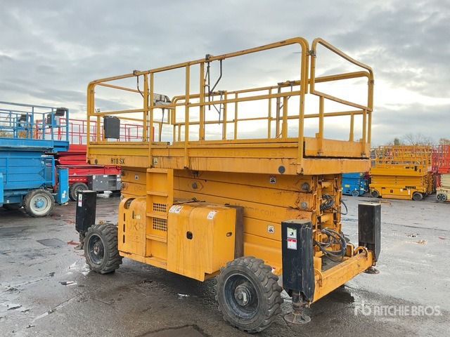 2014 Haulotte H18SDX 4x4 Diesel Scissor Lift - Scissor lift: picture 4 2014 Haulotte H18SDX 4x4 Diesel Scissor Lift - Scissor lift: picture 4