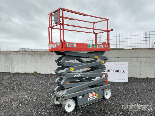 2015 Skyjack SJ 3226 2015 Skyjack SJ3226 Scissor Lift Scissor Lift - Scissor lift: picture 1 2015 Skyjack SJ 3226 2015 Skyjack SJ3226 Scissor Lift Scissor Lift - Scissor lift: picture 1