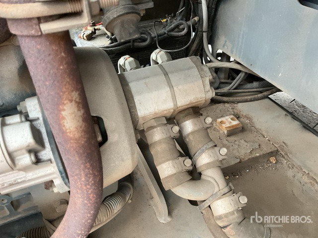 2016 Skyjack SJ6832 RT 4x4 Diesel Scissor Lift - Scissor lift: picture 5 2016 Skyjack SJ6832 RT 4x4 Diesel Scissor Lift - Scissor lift: picture 5