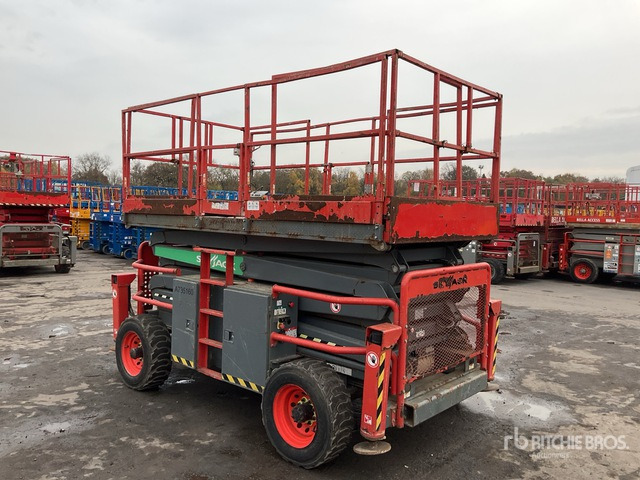 2016 Skyjack SJ8841A 4x4 Diesel Scissor Lift - Scissor lift: picture 4 2016 Skyjack SJ8841A 4x4 Diesel Scissor Lift - Scissor lift: picture 4