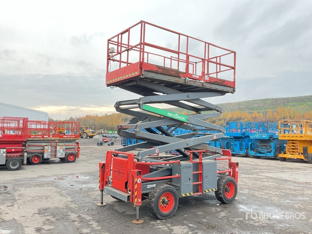 2016 Skyjack SJ8841A 4x4 Diesel Scissor Lift - Scissor lift: picture 1 2016 Skyjack SJ8841A 4x4 Diesel Scissor Lift - Scissor lift: picture 1