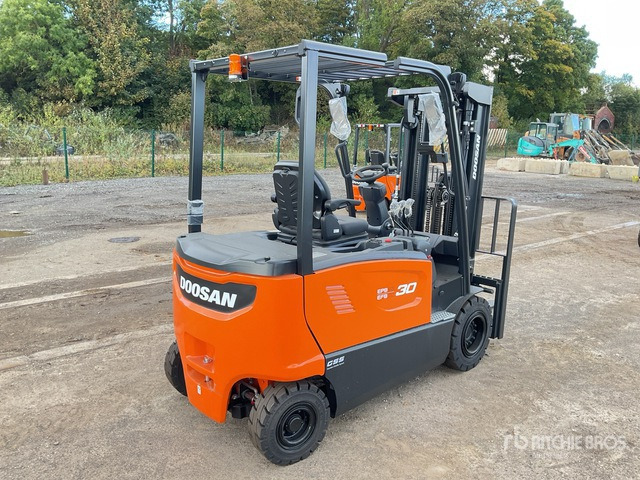 2023 Doosan B30X-7 PLUS 3000 kg (Unused) Electric Forklift - Electric forklift: picture 3 2023 Doosan B30X-7 PLUS 3000 kg (Unused) Electric Forklift - Electric forklift: picture 3