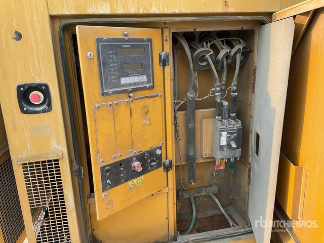 2006 Cat 3406 365 kVA Skid-Mounted Generator Set - Generator set: picture 4 2006 Cat 3406 365 kVA Skid-Mounted Generator Set - Generator set: picture 4