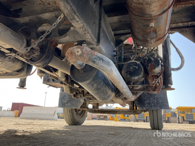 Dropside/ Flatbed truck, Crane truck 2006 Nissan MK210 2006 HMF 683K1 Knuckle Boom on 4x2 Flatbed Truck with Crane: picture 6 Dropside/ Flatbed truck, Crane truck 2006 Nissan MK210 2006 HMF 683K1 Knuckle Boom on 4x2 Flatbed Truck with Crane: picture 6