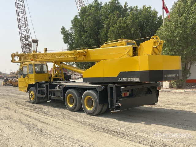 2007 XCMG QY20 20 ton 6x4 Hydraulic Truck Crane - Mobile crane: picture 3 2007 XCMG QY20 20 ton 6x4 Hydraulic Truck Crane - Mobile crane: picture 3