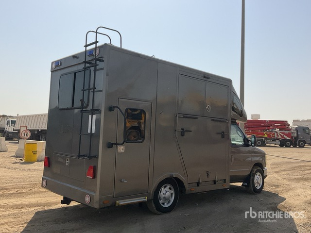 2008 Ford F-350 4x2 Horse Transporting Truck :Misc. Truck - Horse truck: picture 4 2008 Ford F-350 4x2 Horse Transporting Truck :Misc. Truck - Horse truck: picture 4