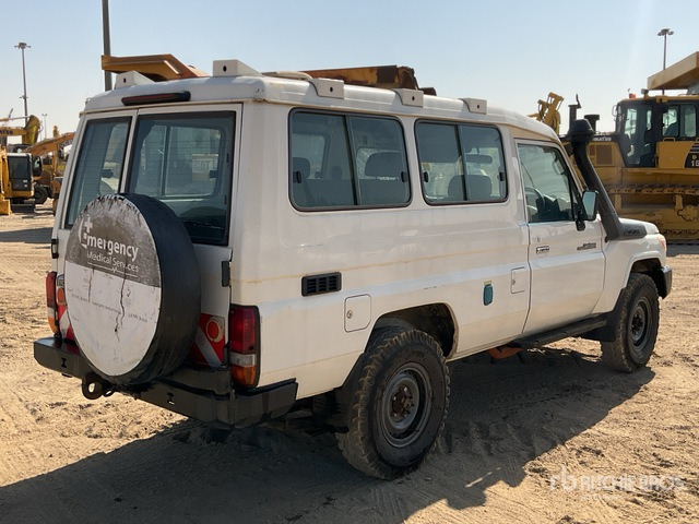 2016 Toyota Land Cruiser 78R 4x4 SUV - SUV: picture 2 2016 Toyota Land Cruiser 78R 4x4 SUV - SUV: picture 2