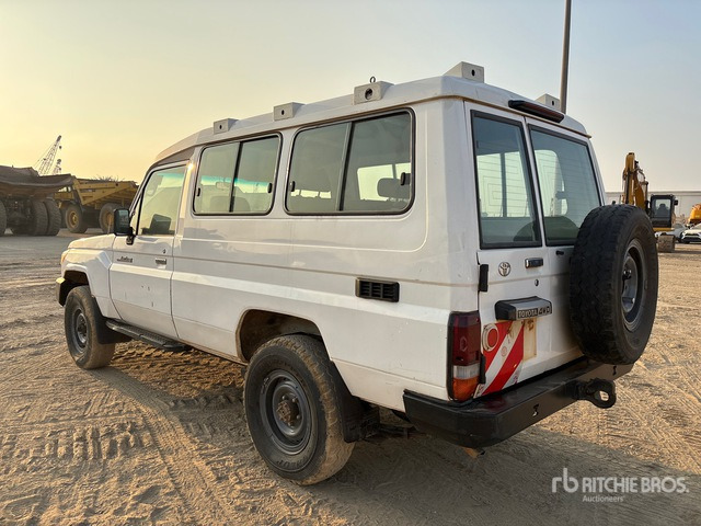 2018 Toyota Land Cruiser 78R 4x4 SUV - SUV: picture 3 2018 Toyota Land Cruiser 78R 4x4 SUV - SUV: picture 3