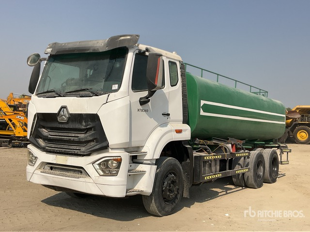 2019 Wuhan ZZ1255N4646E1 20000 L 6x4 Water Truck - Tanker truck: picture 1 2019 Wuhan ZZ1255N4646E1 20000 L 6x4 Water Truck - Tanker truck: picture 1