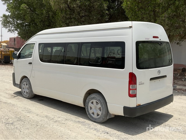 2018 Toyota Hiace High Roof 4x2 16-Seat Mini Bus - Bus: picture 3 2018 Toyota Hiace High Roof 4x2 16-Seat Mini Bus - Bus: picture 3