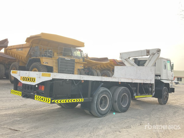 Nissan TF20 - Dropside/ Flatbed truck, Crane truck: picture 4 Nissan TF20 - Dropside/ Flatbed truck, Crane truck: picture 4