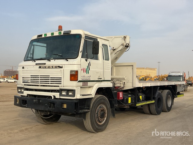 Nissan TF20 - Dropside/ Flatbed truck, Crane truck: picture 1 Nissan TF20 - Dropside/ Flatbed truck, Crane truck: picture 1