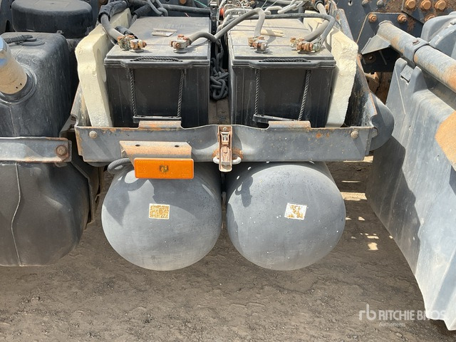 2007 Mercedes-Benz Actros 3348 6x4 T/A Sleeper Truck Tractor - Tractor truck: picture 5 2007 Mercedes-Benz Actros 3348 6x4 T/A Sleeper Truck Tractor - Tractor truck: picture 5
